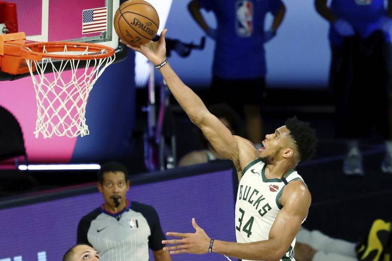 关于浓眉哥爆冷击败皇家马德里，连败引爆全场！的信息