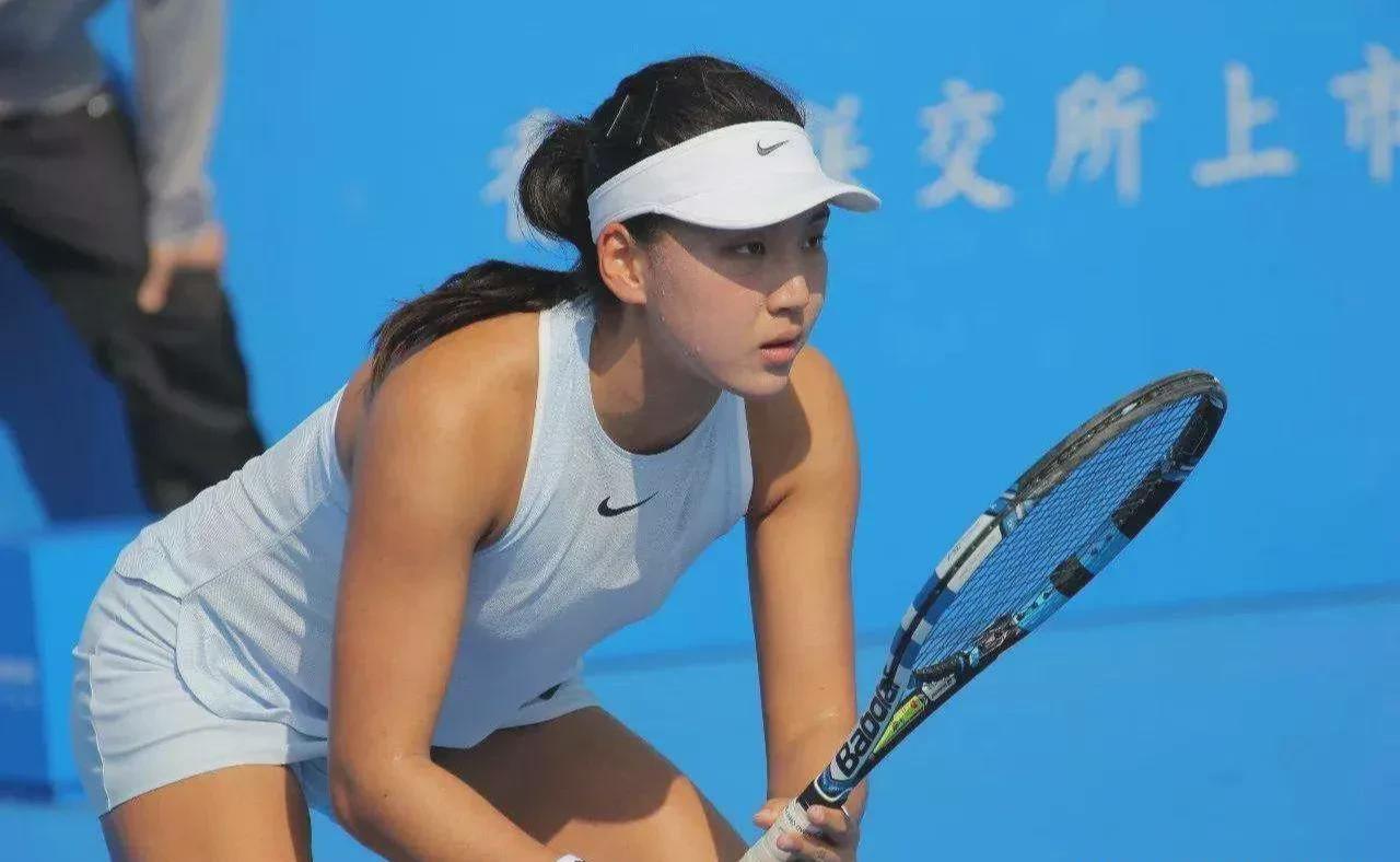 莎拉波娃在瑞士队比赛中惊险取胜，挺进下一轮引发热议！