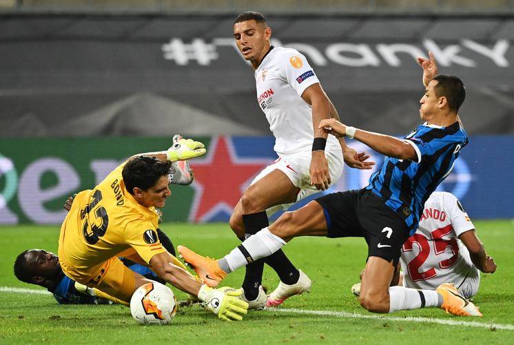 Ming巅峰对决,凯恩与50激战老鹰分钟,败北胜负难料!(巅峰对决奥运男篮半决赛)